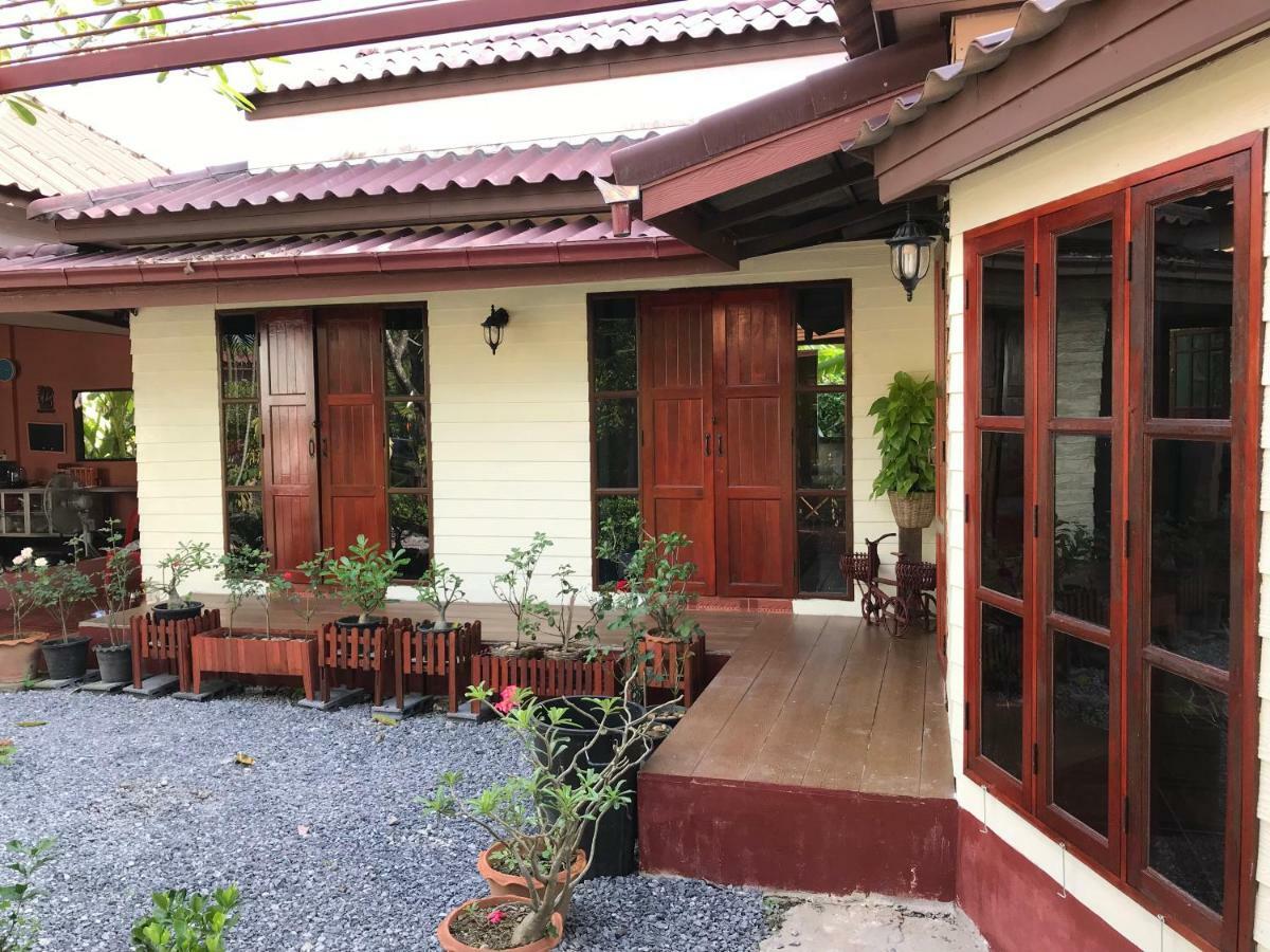 Grandma'S House Apartamento Nakhon Nayok Exterior foto