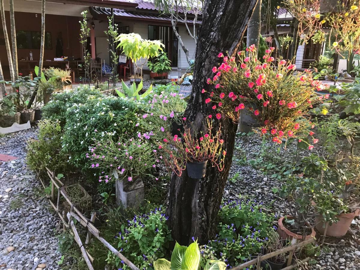 Grandma'S House Apartamento Nakhon Nayok Exterior foto